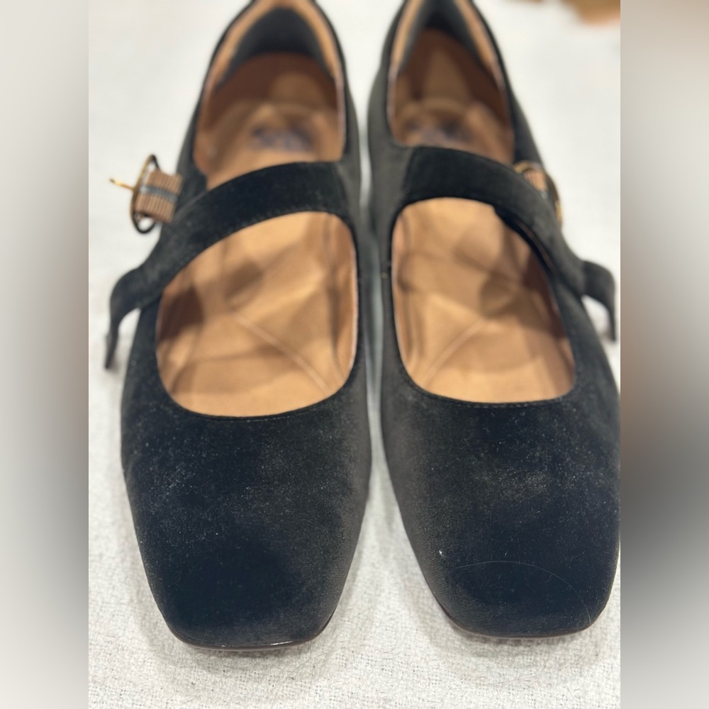 Sofft moss green velvety Mary janes
